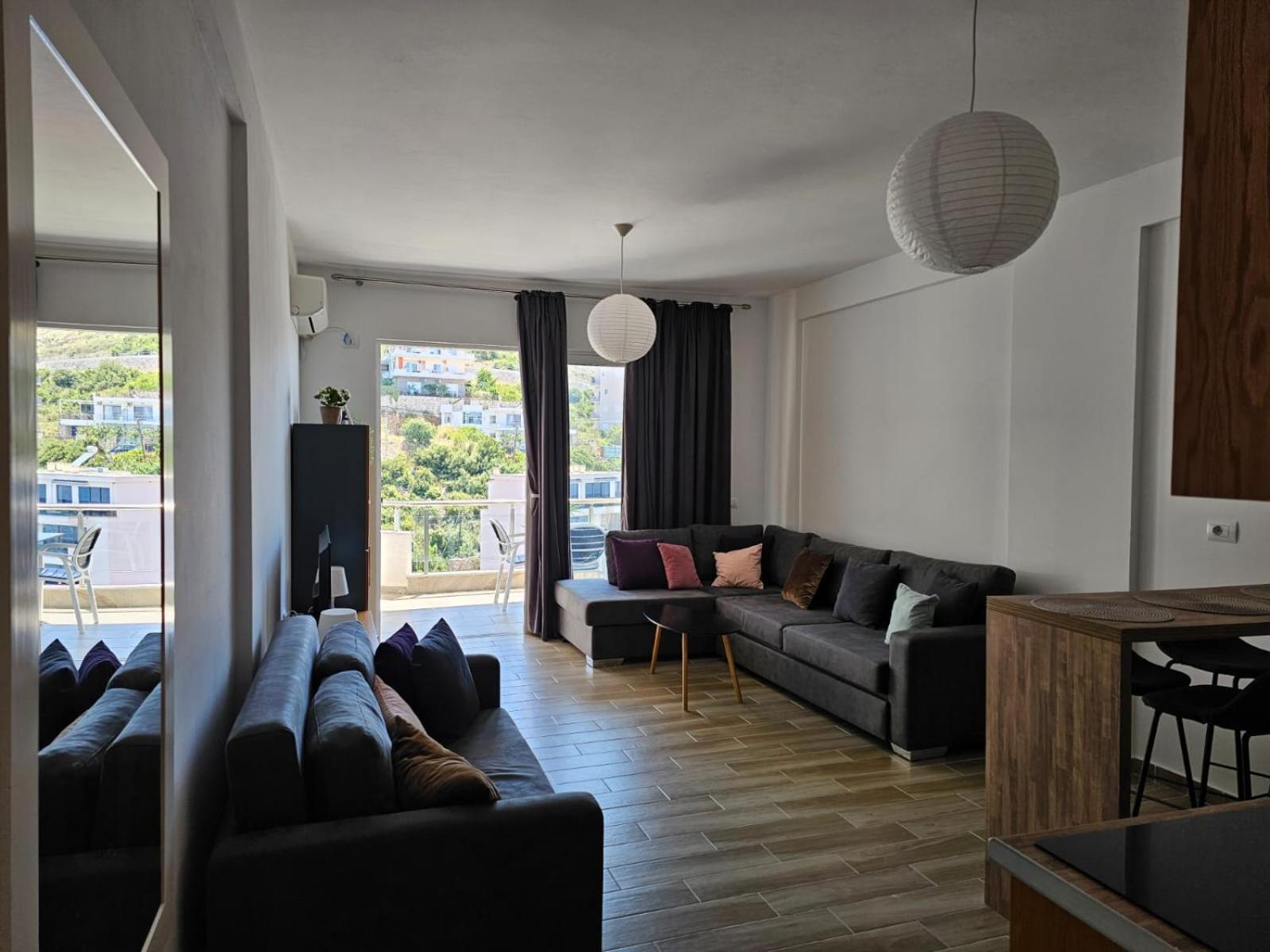 Brand New Apartments Sarandë エクステリア 写真