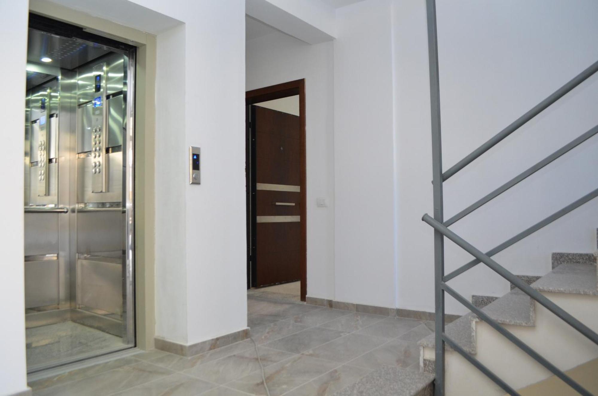 Brand New Apartments Sarandë エクステリア 写真